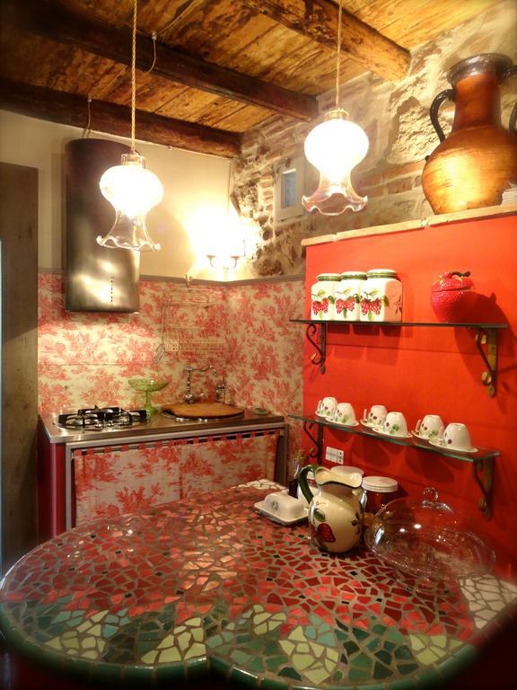 Vistalago Guesthouse 네미 외부 사진